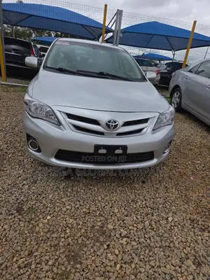Toyota Corolla LE 4dr Sedan (1.8L 4cyl 4A) 2012 Silver