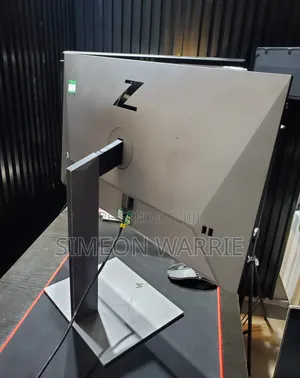 HP Z24f G3