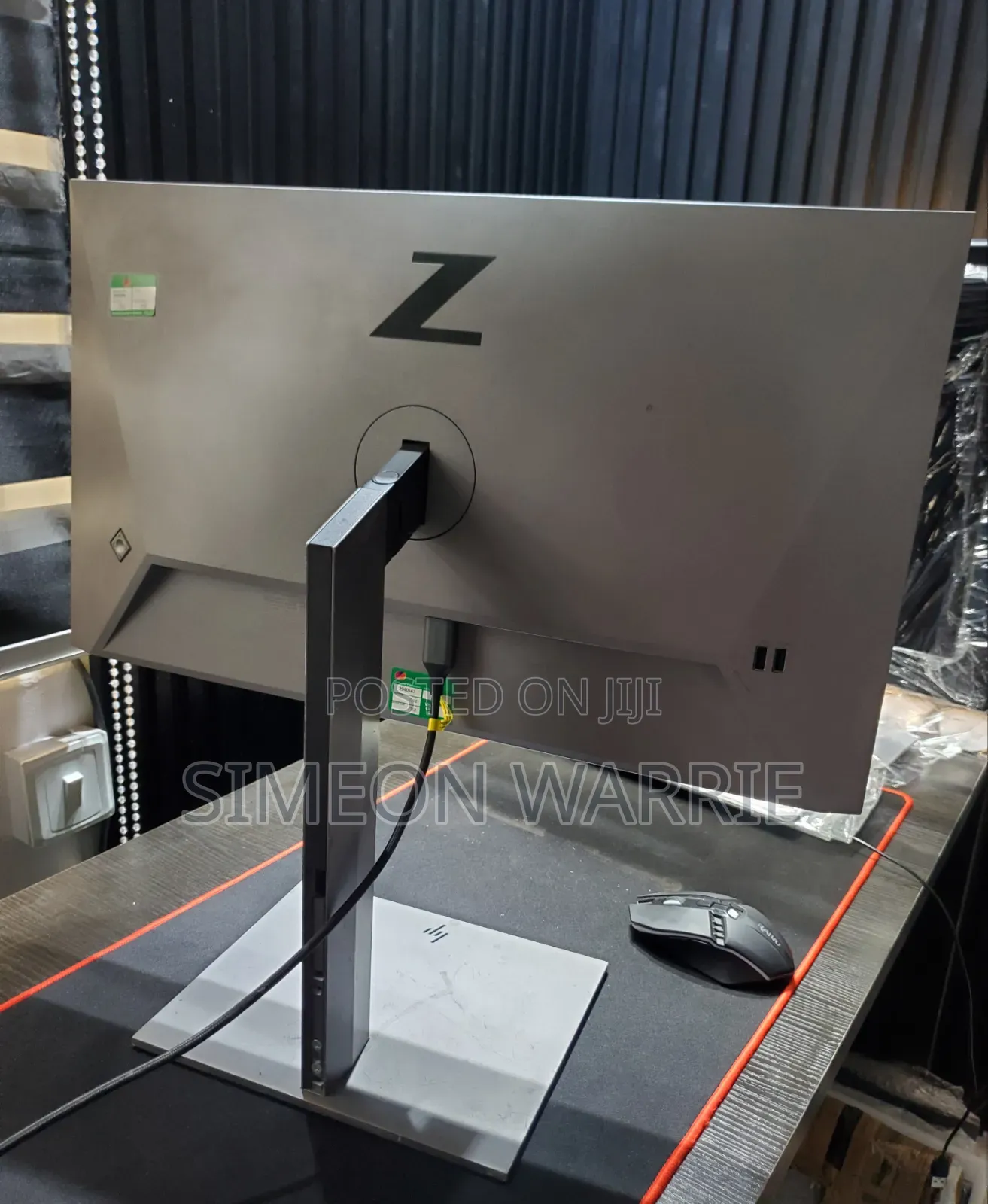HP Z24f G3
