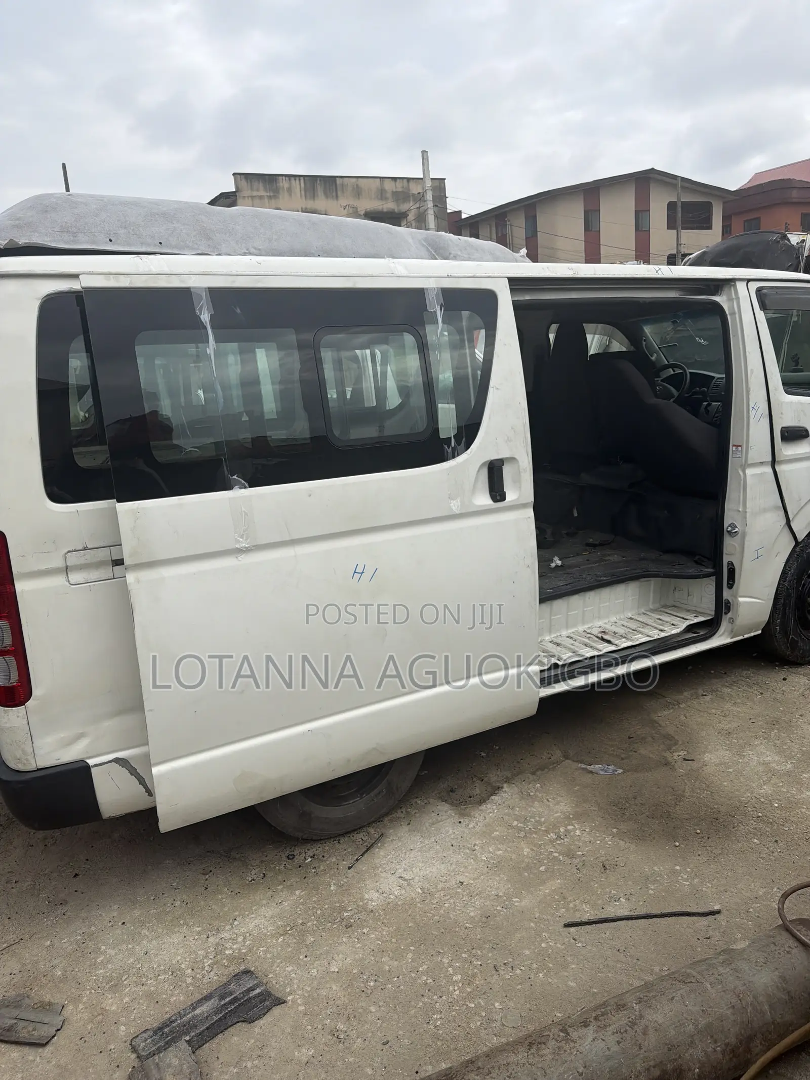 Toyota HiAce 2010 White