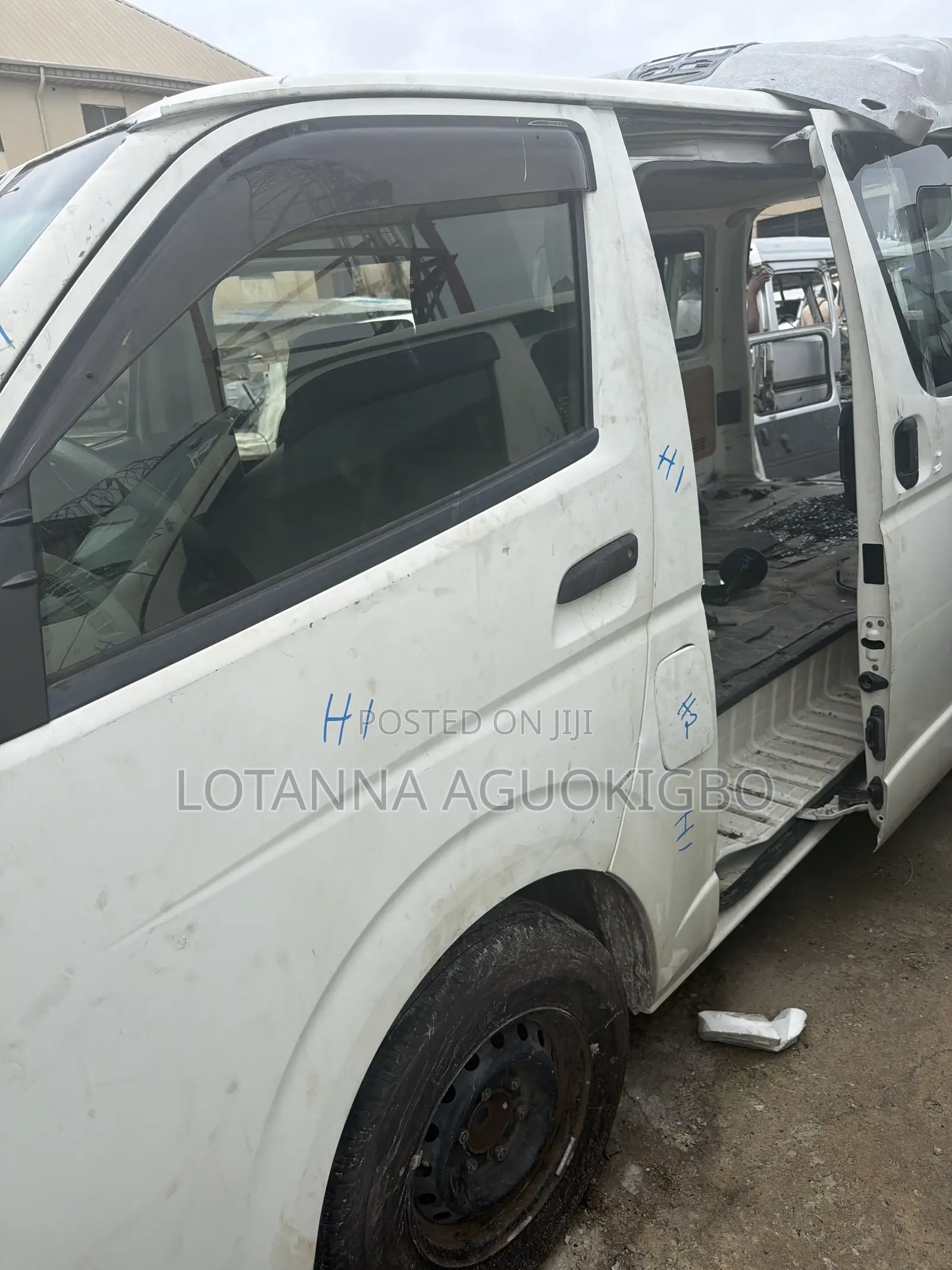 Toyota HiAce 2010 White