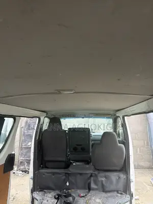 Toyota HiAce 2010 White