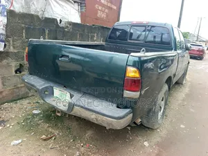 Toyota Tundra 2004 Green