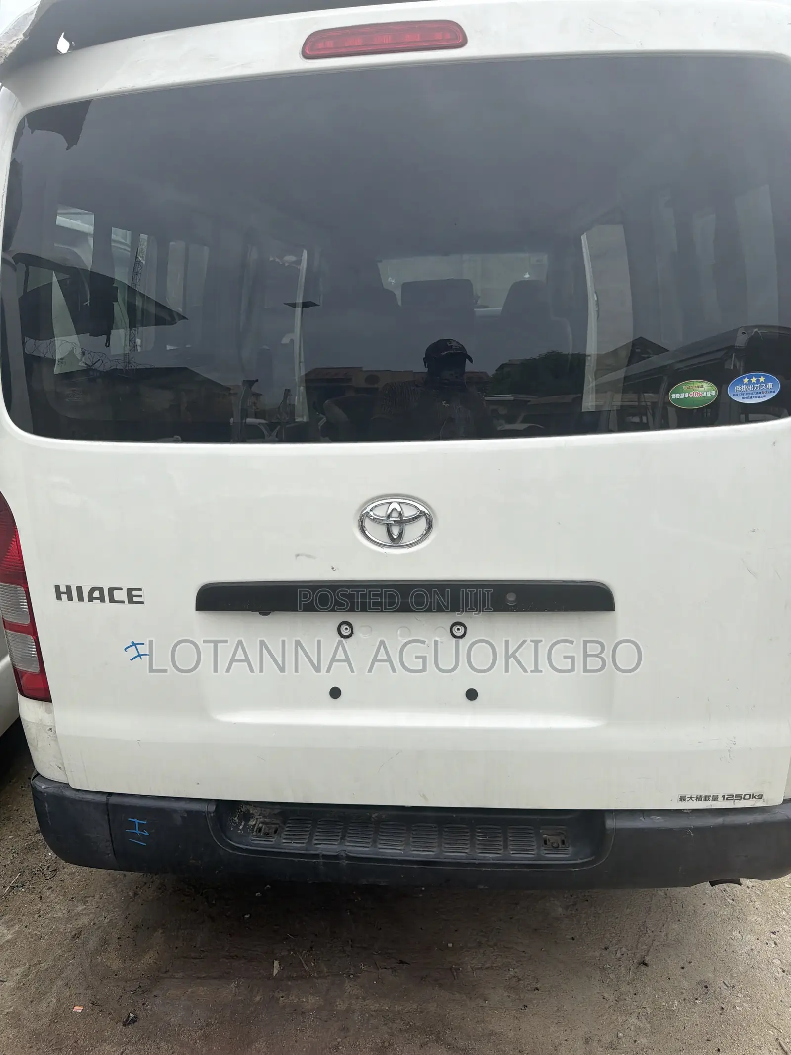 Toyota HiAce 2010 White