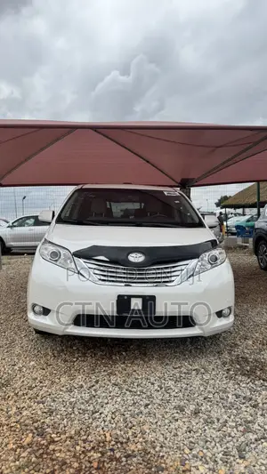 Toyota Sienna Limited 7-Passenger 4dr Minivan AWD (3.5L 6cyl 6A) 2014 White