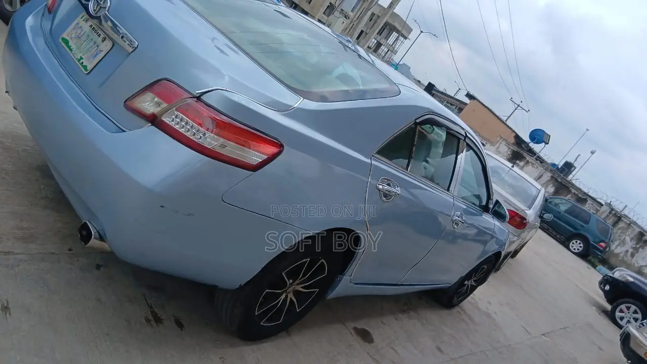 Toyota Camry 2009 Blue