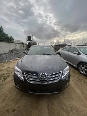 Toyota Camry LE 4dr Sedan (2.5L 4cyl 6AM) 2010 Gray