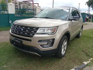 Ford Explorer XLT 4dr FWD (2.3L 4cyl 6A) 2017 Gold