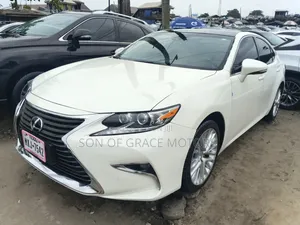 Lexus ES 2017 White