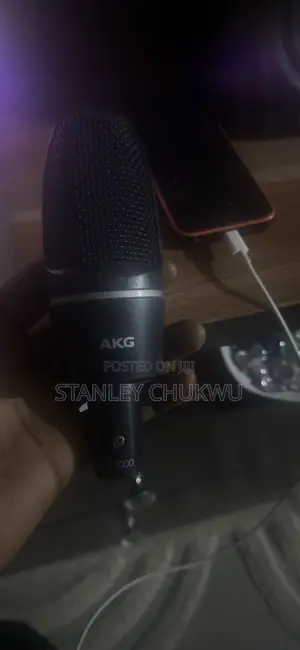 1 Akg C3000