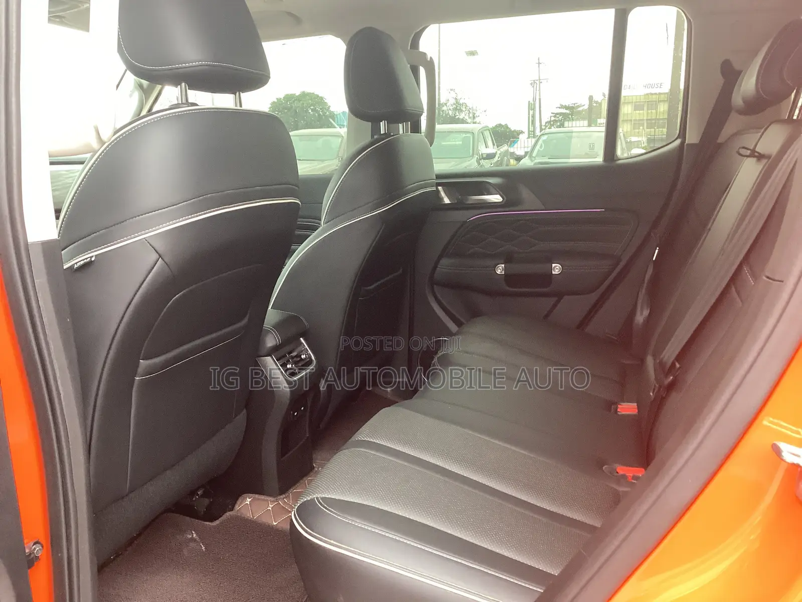 Tank 300 2024 Orange