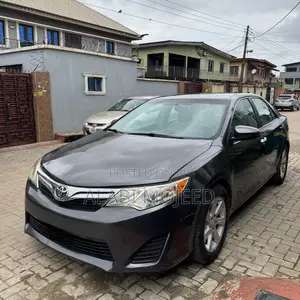 Toyota Camry LE 4dr Sedan (2.5L 4cyl 6A) 2013 Gray