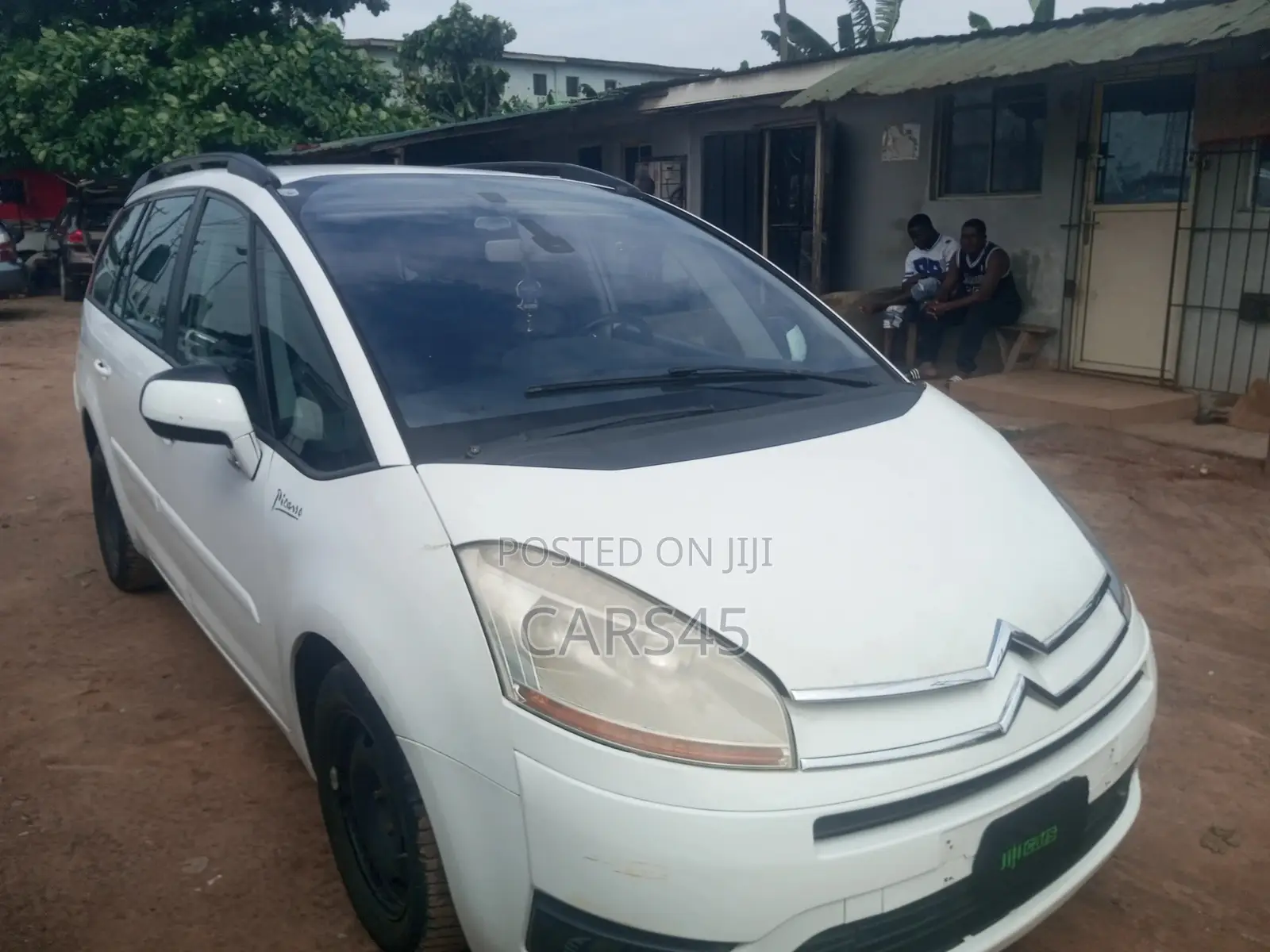 Renault Juva 2009 White