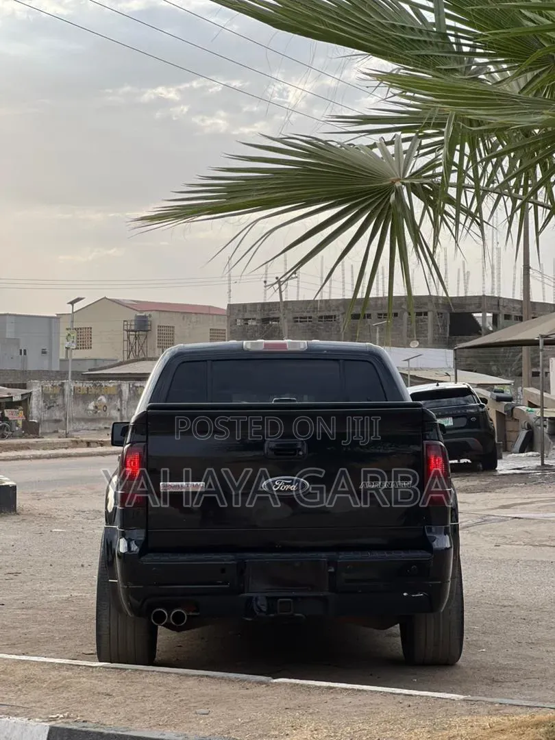 Ford Explorer 2010 Black