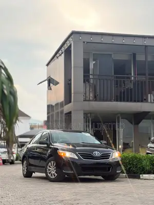 Toyota Camry LE 4dr Sedan (2.5L 4cyl 6AM) 2010 Black