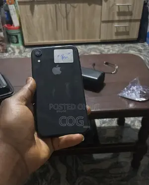 Apple iPhone XR 64 GB Black