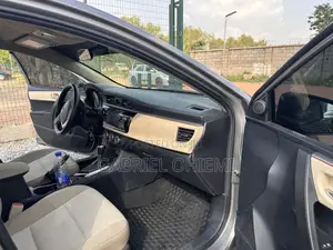 Toyota Corolla 2015 Silver