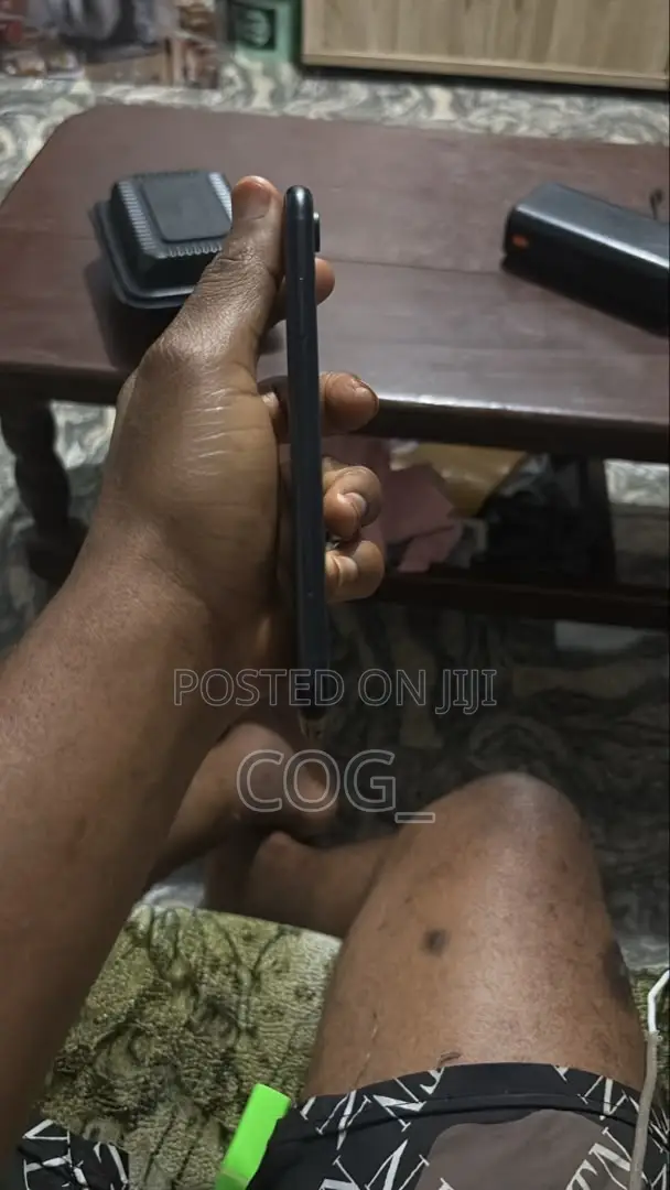 Apple iPhone XR 64 GB Black