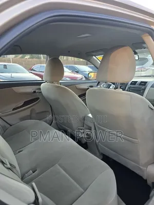 Toyota Sienna 2012 Gold
