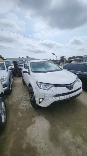 Toyota RAV4 2018 White