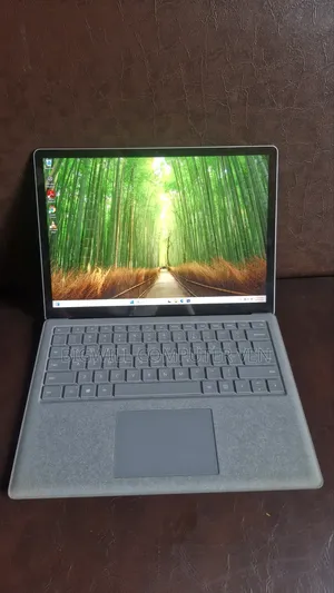 Laptop Microsoft Surface Laptop 2 8GB Intel Core i7 SSD 256GB