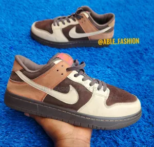 Akube/Thrift Nike Men Sneakers