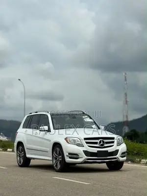 Mercedes-Benz GLK-Class Base GLK 350 4dr AWD 4MATIC (3.5L 6cyl 7A) 2015