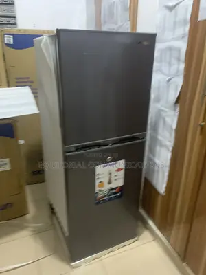 Skyrun BCD195HS 195L Family Size Refrigerator for Everyday Use