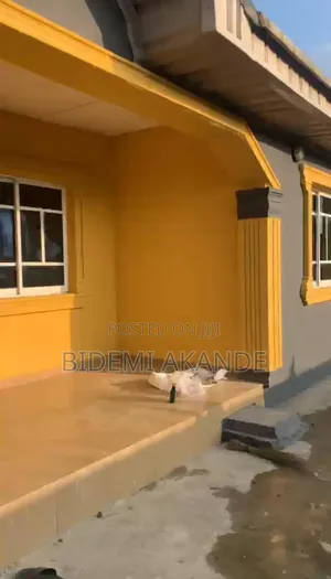 3bdrm Bungalow in Mowe, Obafemi-Owode for sale