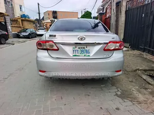 Toyota Corolla 2011 Silver
