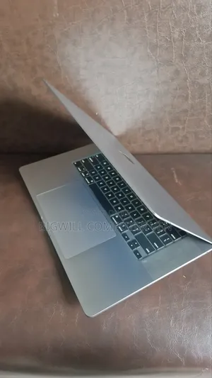 Laptop Apple MacBook 2019 32GB Intel Core i9 SSD 1T