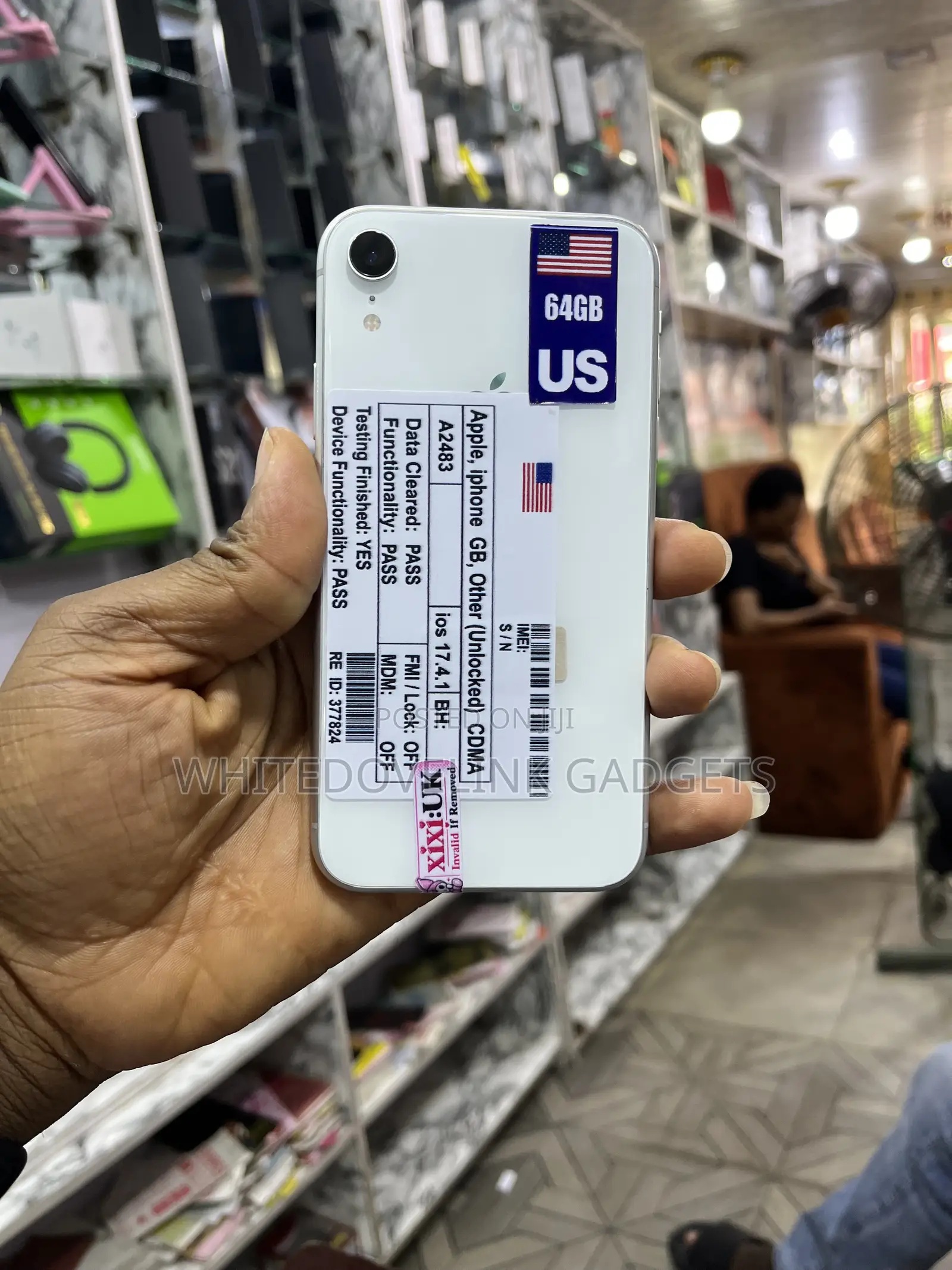 Apple iPhone XR 64 GB White