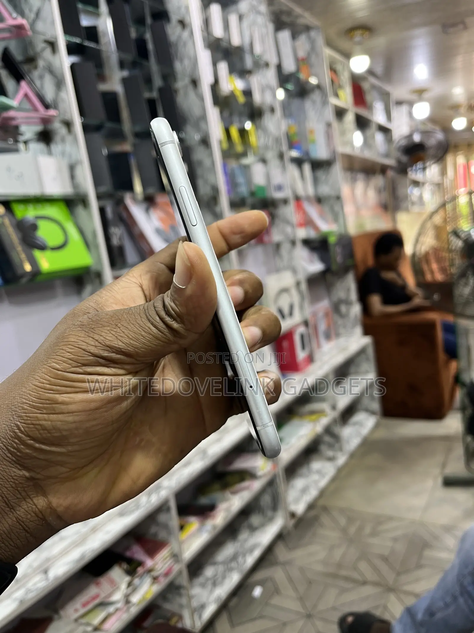Apple iPhone XR 64 GB White
