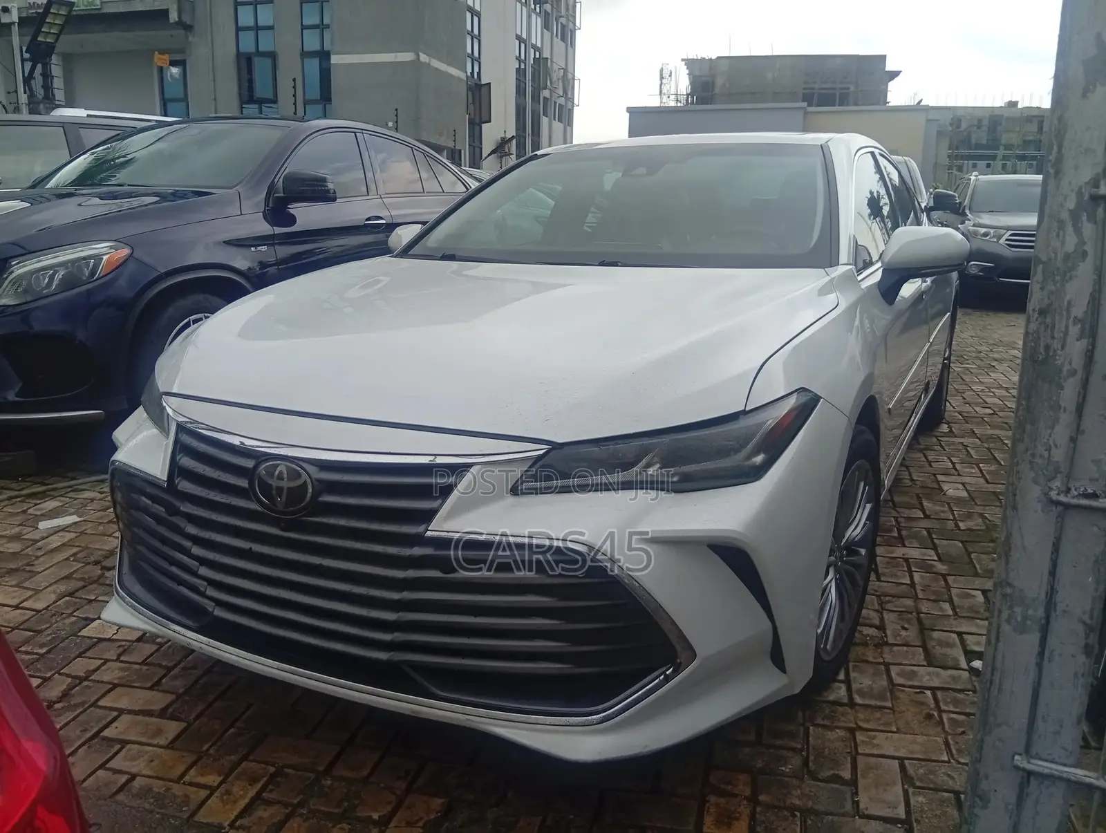 Toyota Avalon 2019 White