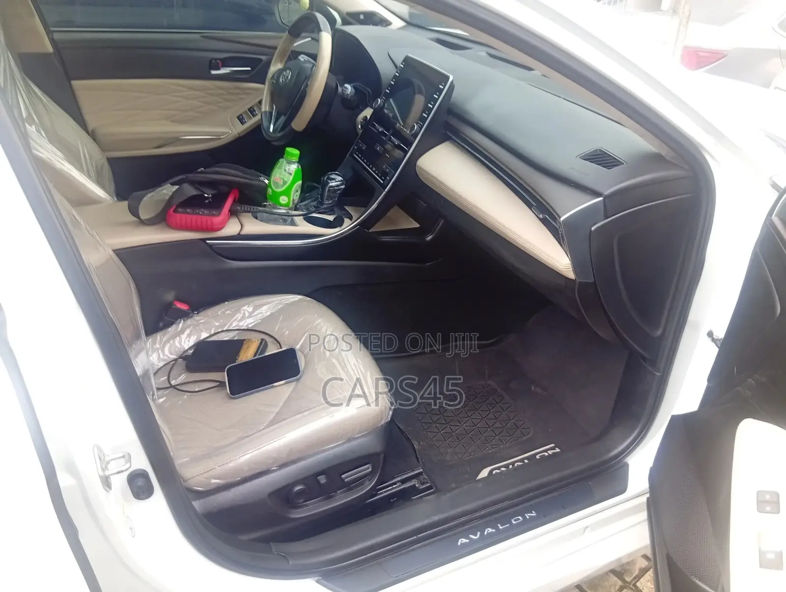 Toyota Avalon 2019 White