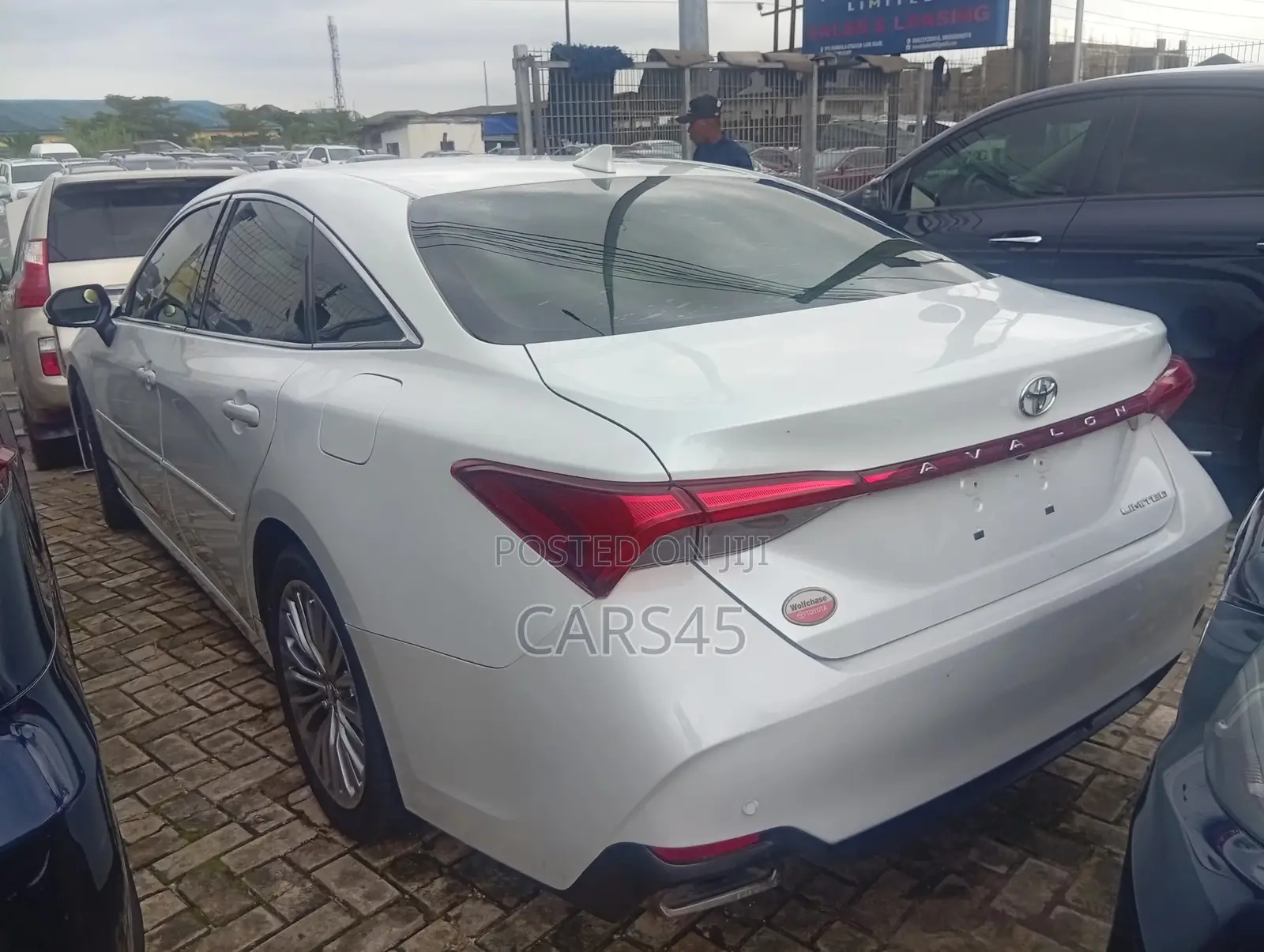 Toyota Avalon 2019 White