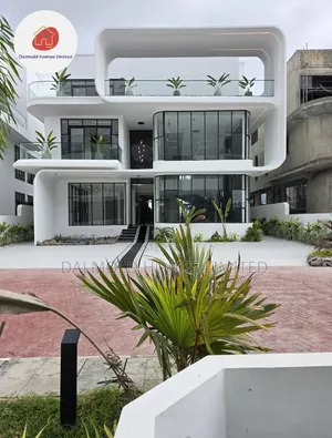 5bdrm House in Osapa for sale