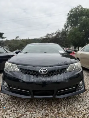 Toyota Camry SE 4dr Sedan (2.5L 4cyl 6A) 2013 Blue