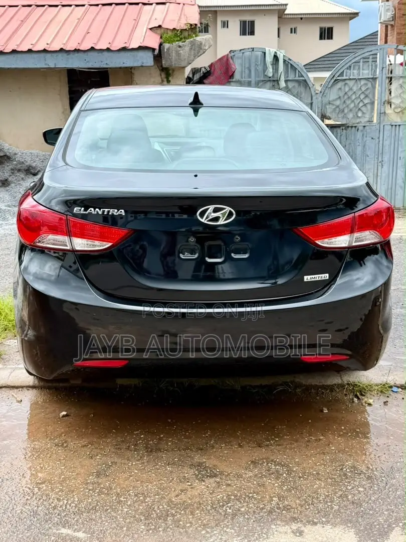 Hyundai Elantra 2013 Black