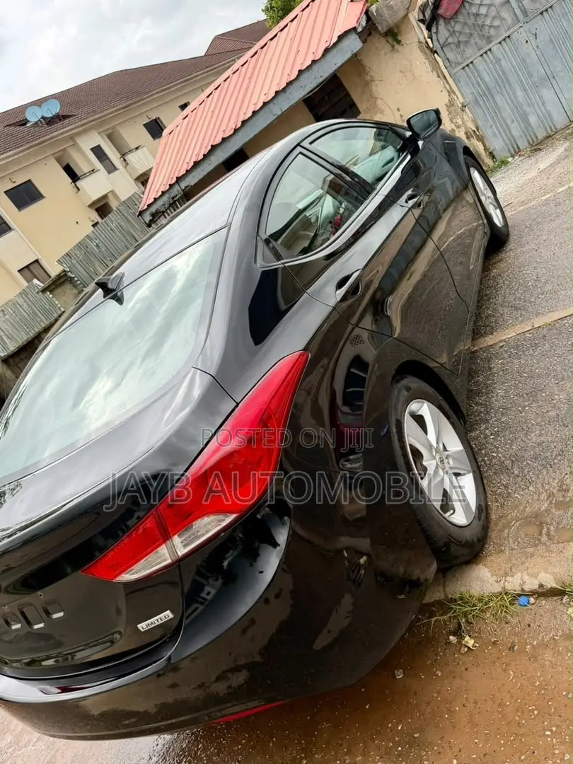 Hyundai Elantra 2013 Black