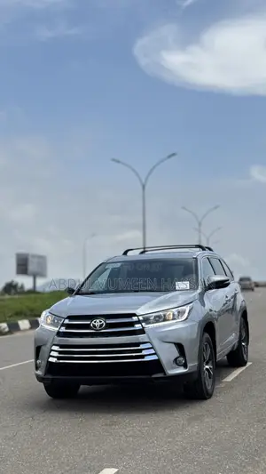 Toyota Highlander XLE V6 4x4 (3.5L 6cyl 6A) 2016 Silver