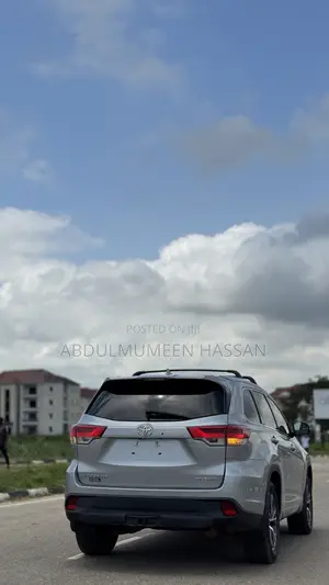 Toyota Highlander XLE V6 4x4 (3.5L 6cyl 6A) 2016 Silver