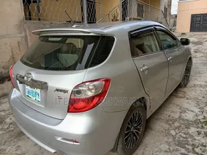 Toyota Matrix Hatchback FWD (1.8L 4cyl 5M) 2010 Silver