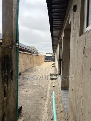 5bdrm House in Iyanu Estate, Ibeshe / Ikorodu for sale