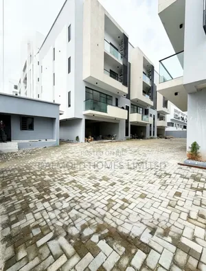 4bdrm Duplex in Lekki for rent