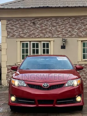 Toyota Camry SE 4dr Sedan (2.5L 4cyl 6A) 2013 Red