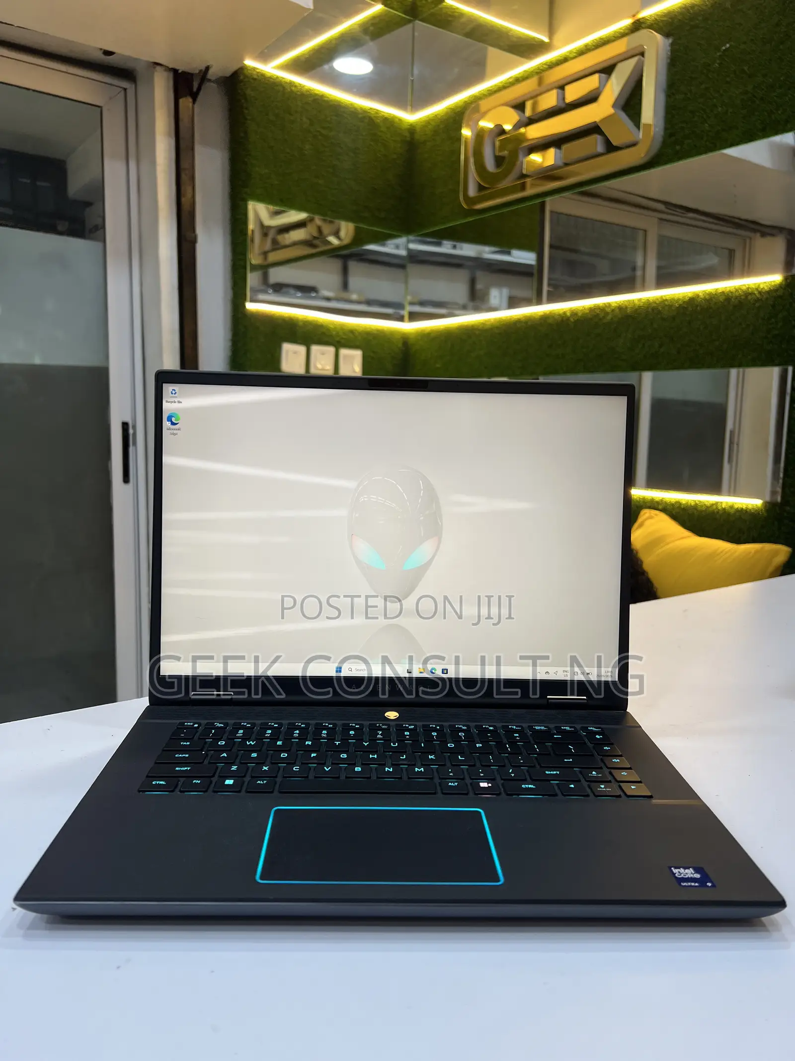 Laptop Alienware M16 R2 32GB Intel Core Ultra 9 SSD 1T