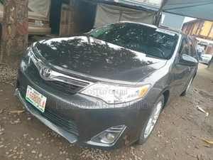 Toyota Camry XLE 4dr Sedan (2.5L 4cyl 6A) 2013 Gray