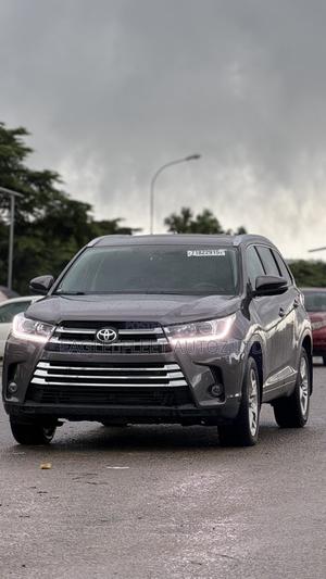 Toyota Highlander Limited 4dr SUV AWD (3.5L 6cyl 6A) 2015 Gray