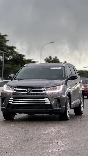 Toyota Highlander Limited 4dr SUV AWD (3.5L 6cyl 6A) 2015 Gray